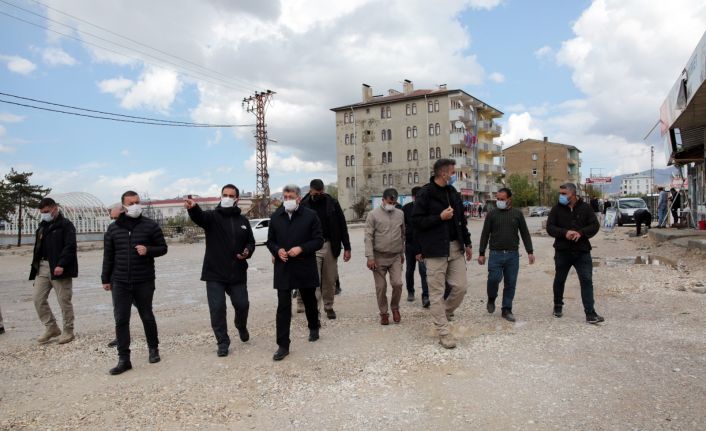 Vali Bilmez, Çohaz Kavşağı ve Hacıbekir Caddesi’ndeki çalışmaları inceledi