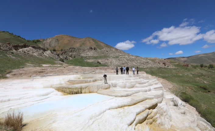 Van’ın Pamukkale’si ziyaretçilerini bekliyor