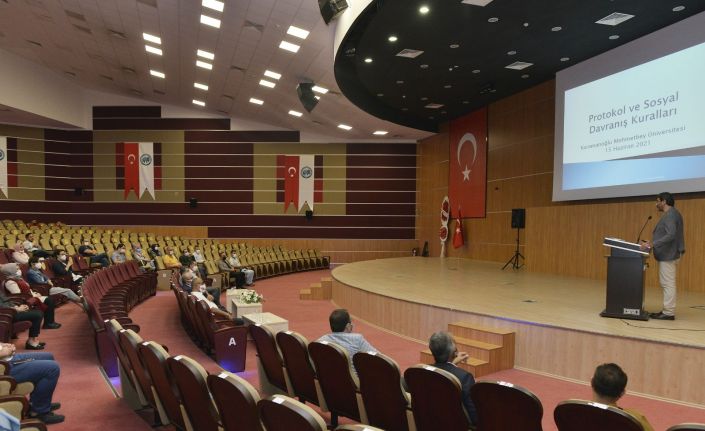 KMÜ’de protokol ve sosyal davranış kuralları eğitimi verildi