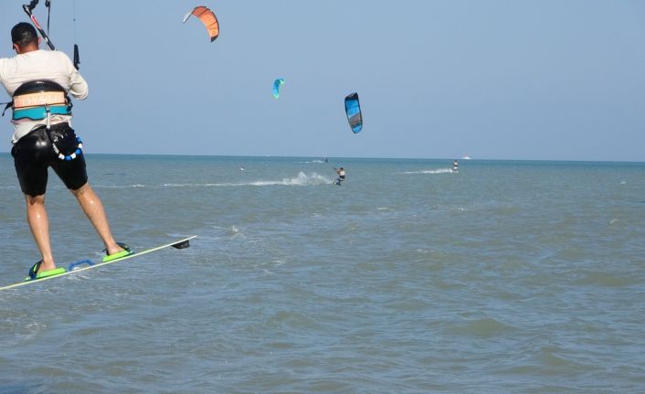 Adana kitesurf merkezi oluyor