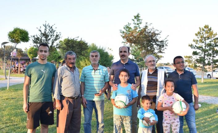 Başkan Altay piknik yapan aileleri ziyaret etti