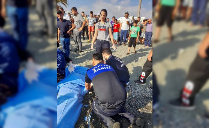 Hatay’da 2 arkadaştan 1’i boğuldu, diğeri denizde kayboldu