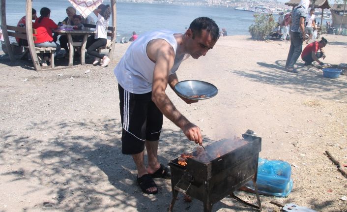 İzmirliler pazar günü piknik alanı ve Kordon’a akın etti