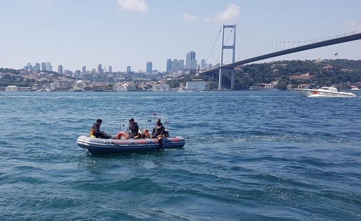 Kuzguncuk’ta serinlemek için denize giren kişi kayboldu