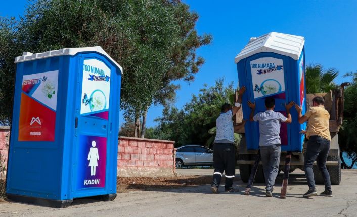 Mersin’de plajlara hijyenik seyyar tuvaletler yerleştirildi