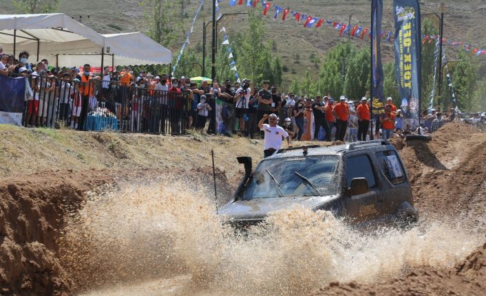 Off Road yarışları nefesleri kesti