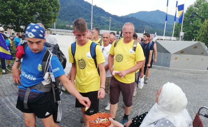 Srebrenitsa kurbanlarının tabutları Potoçari Anıt Mezarlığı’na taşındı