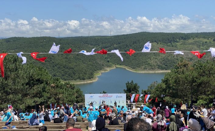 Sultangazi’de mezuniyet coşkusu