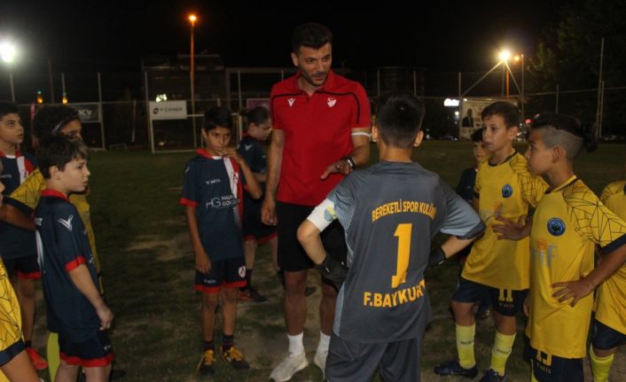 Süper Lig hakemi Öztürk miniklerin maçını yönetti