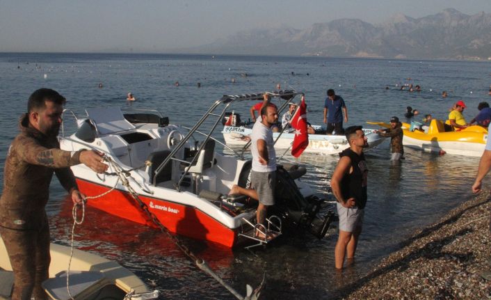 Zehirli aslan balığını yakalamak için yarıştılar, tuttuklarını ızgarada pişirip yediler