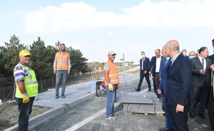 Bakan Karaismailoğlu açılışı gerçekleştirilecek Yargıtay Kavşağında incelemelerde bulundu