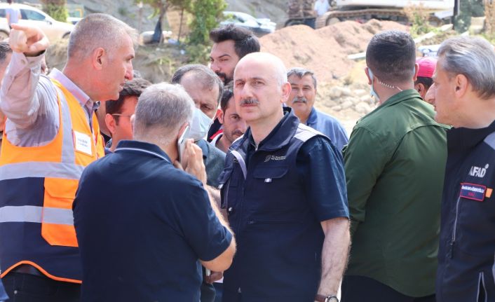 Bakan Karaismailoğlu: “Afet olduğunda etkilenmeyecek yapılar inşa edeceğiz”