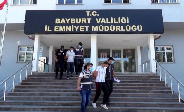 Bayburt’ta silahlı kavga olayına karışan abi, kardeş tutuklandı