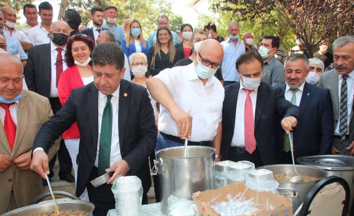 Bilecik Muhtarlar Derneği’nden 2 bin kişilik aşure