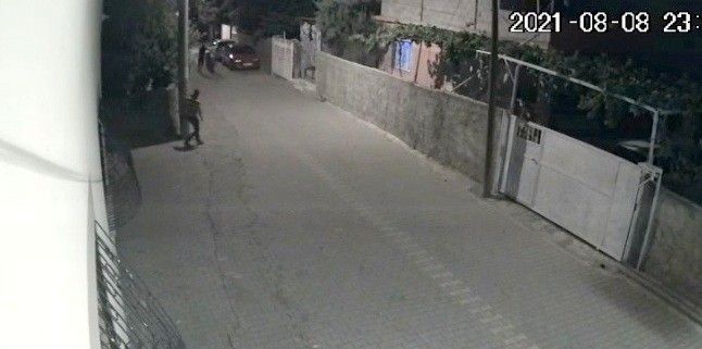 Biri gözcülük yaptı, diğeri elektrikli bisikleti çaldı