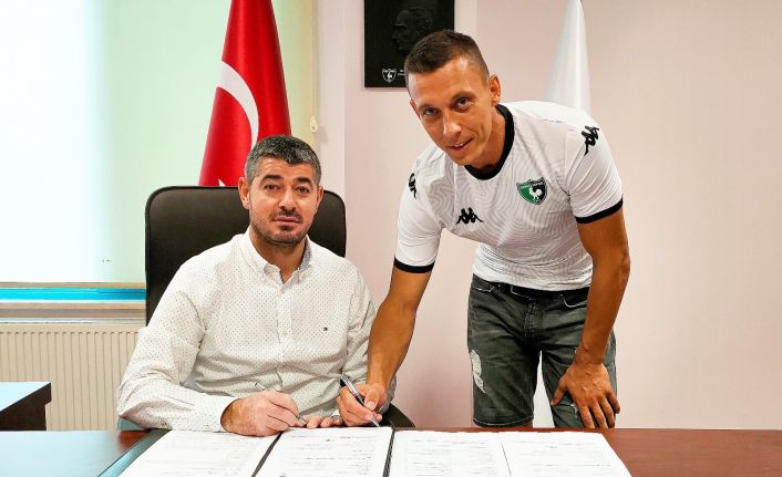 Denizlispor’da imzalar peş peşe atıldı