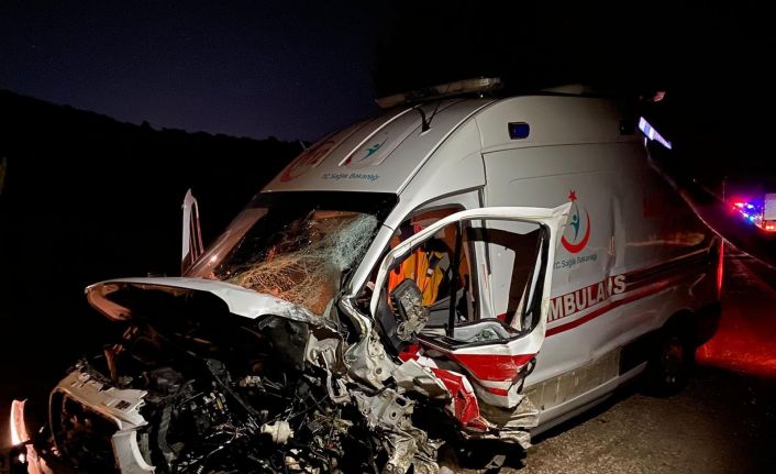 Giresun’da ambulans ile ticari taksi çarpıştı: 1 ölü