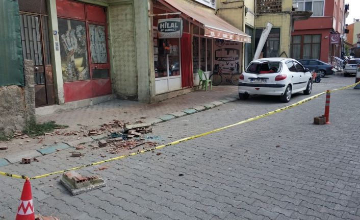 Kütahya’daki deprem anında yaşananlar kamerada