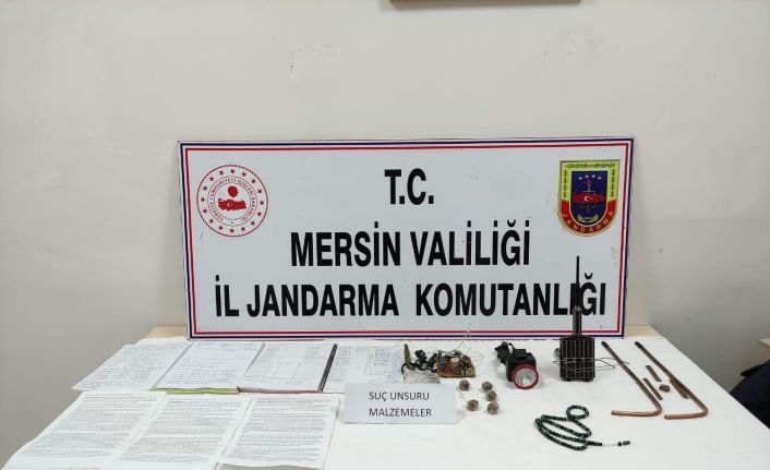 Mersin’de kaçak kazı yaparken suçüstü yakalandılar