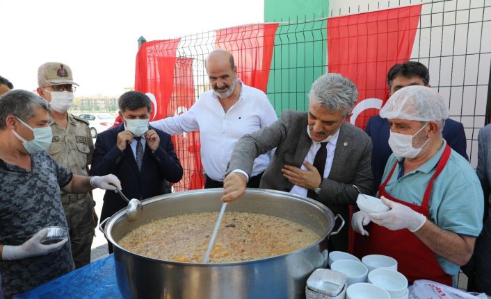 Mimar Sinan Mahallesinde aşure dağıtımı yapıldı