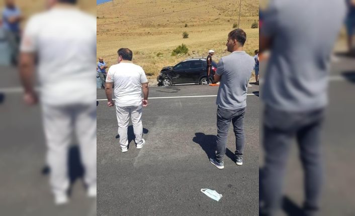 Tatvan’da trafik kazası: 2 ölü, 1 yaralı