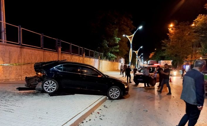 Tatvan’da trafik kazası; 3 yaralı