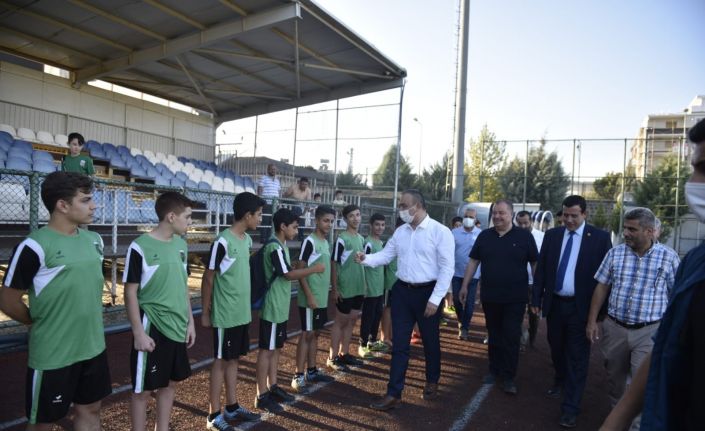 Vali Soytürk, Kilis Belediyespor antrenmanını ziyaret etti