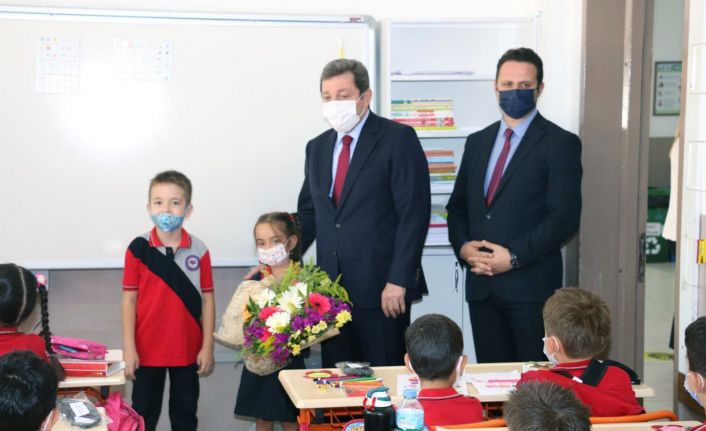 154 bin 532 öğrenci ders başı yaptı