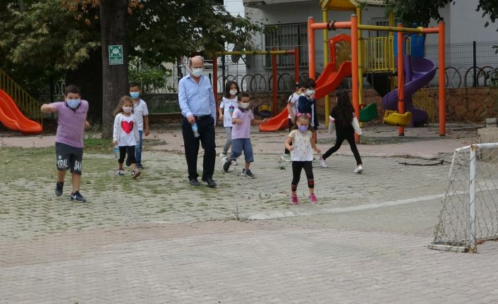 Sel bölgesi eğitime hazırlandı, minikler okulla tanıştı