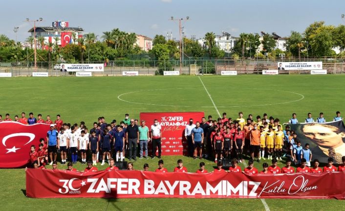 Zafer Bayramı’nı futbol turnuvası ile kutladılar