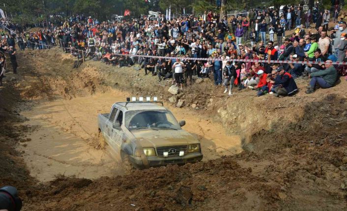 600 off-road aracı Balıkesir’de buluştu, nefes kesen anlar yaşandı