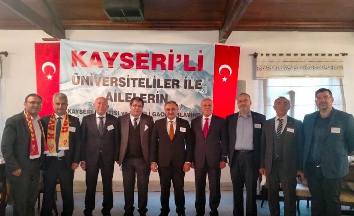 Ankara’daki Develilerin Eğitime Desteği kuşaktan kulağa devam ediyor