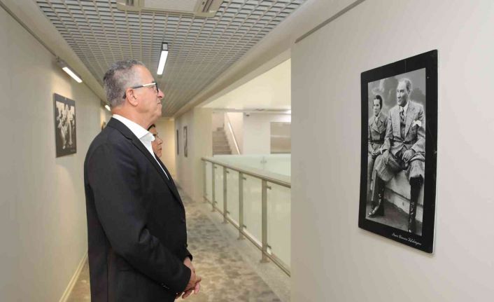 Atatürk’ün fotoğrafları Gaziemir’de