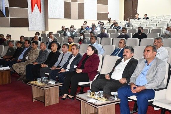 Besni’de, uyuşturucuyla mücadele konferansı verildi