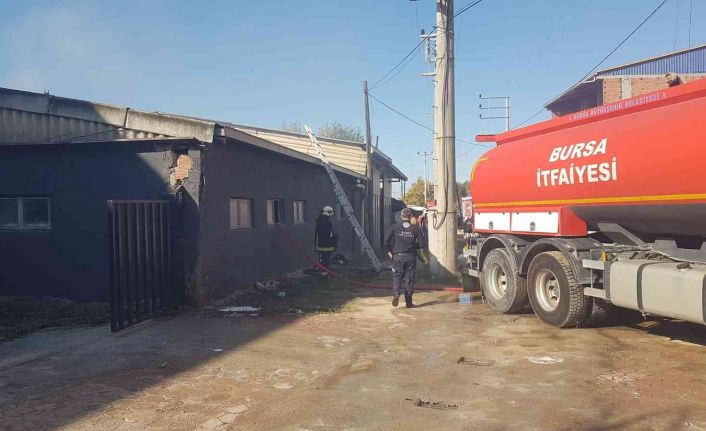 Bursa’da boya imalathanesinde patlama ve yangın