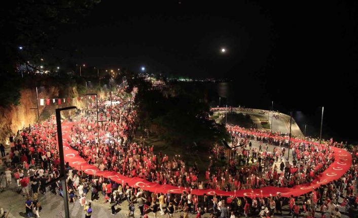 Büyükşehir’den Cumhuriyet’in 98. yılına coşkulu kutlama