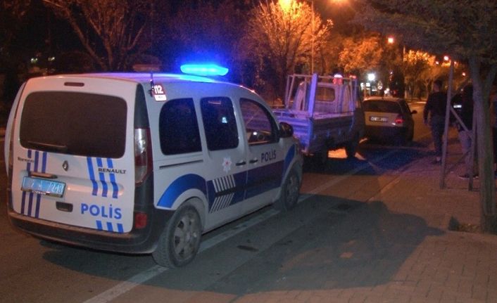 Hırsızlık şüphelisini 10 kilometre kovalayıp polise teslim ettiler