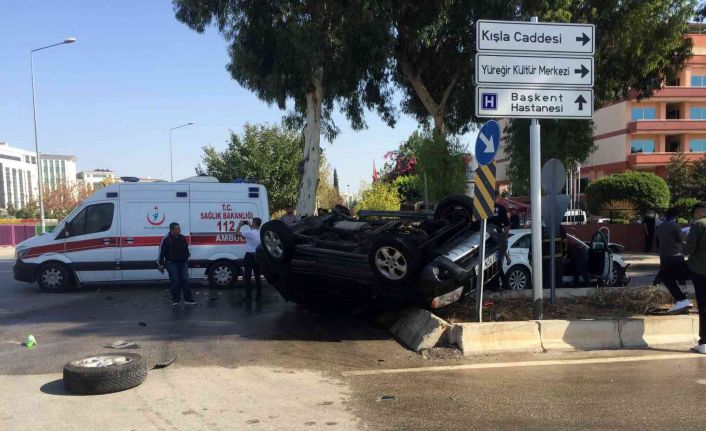 Hurdaya dönen araçtan sağ kurtuldular