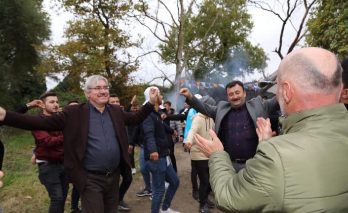 İvrindi’nin gençleri siyasilerle piknik yaptı