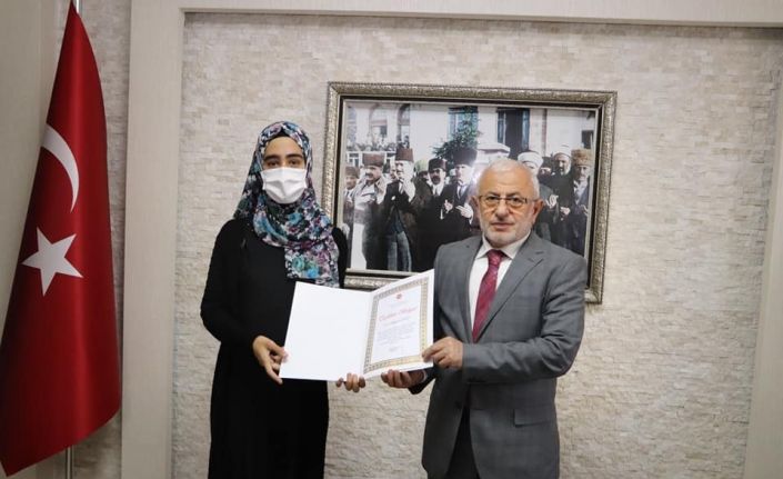 Müftü Akkuş’tan gönüllü destekçilere teşekkür belgesi
