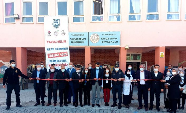 Muradiye’de ‘4006 TÜBİTAK Bilim Fuarı’ açıldı