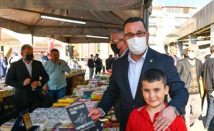 Mustafakemalpaşa’da kitap günleri kapılarını açtı