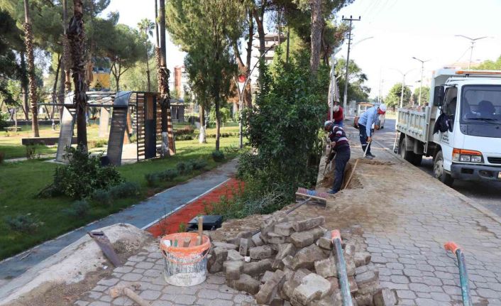 Nazilli Millet Bahçesi’nde çevre düzenlemesi yapılıyor