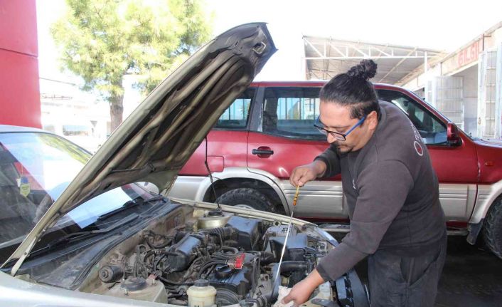 Oto yedek parça fiyatları arttı, sanayi esnafı dertli