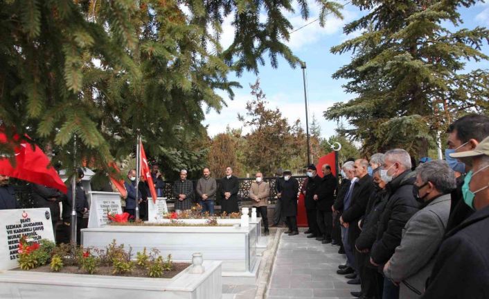 Ahlatlı şehitler kabirleri başında anıldı