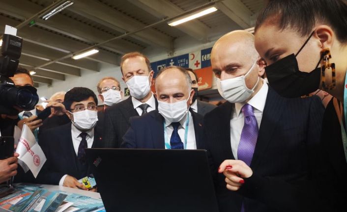 Bakan Karaismailoğlu, TCDD’nin Çözüm Merkezi’ni test etti