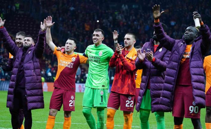 Galatasaray 4. torbadan girip lider olan tek takım