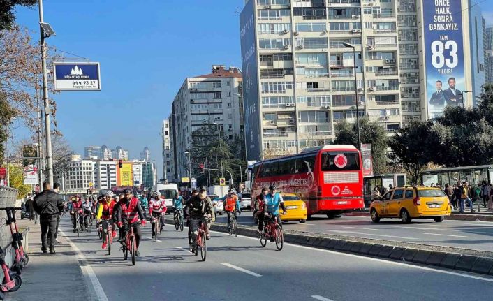 Bisikletçiler engellere karşı pedal çevirdi