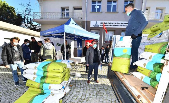 Büyükşehir, üreticiye iklim dostu yem bitkisi desteğini sürdürüyor