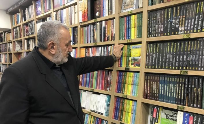 Çobanlık yaparken çöpten bulduğu kitap hayatını değiştirdi